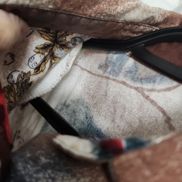 Very vibrant, vintage shirt, size medium? - Picture 5 of 12